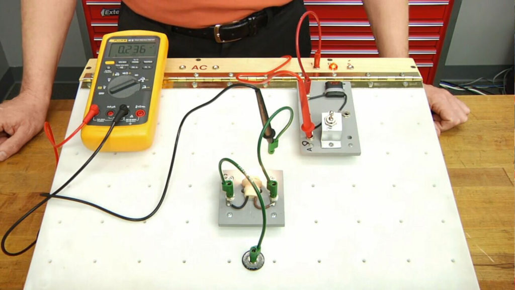 Using a multimeter to measure Amp Current