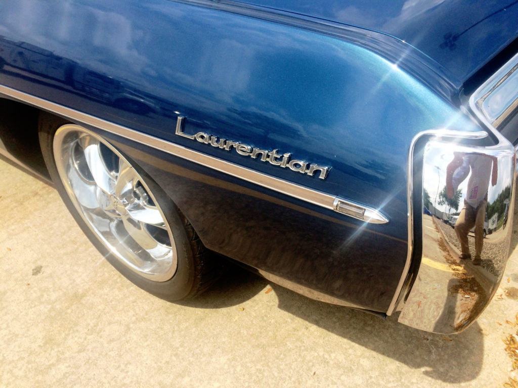 1969-Pontiac-Laurentian-Blue-Emblem