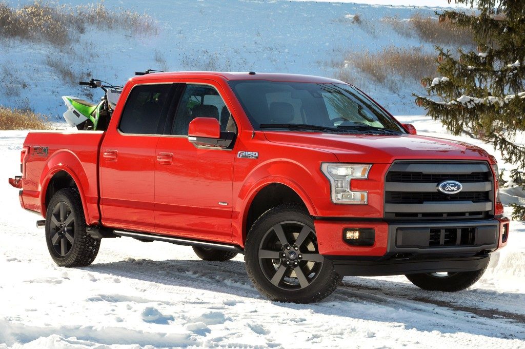 2015 ford f-150 with dirt bike in bed