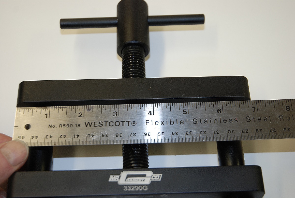 Protect Connecting Rods with Mr. Gasket's Rod Vise