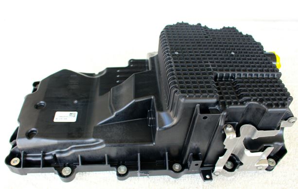 10-qt. composite oil pan used on Gen 3 Coyote engines