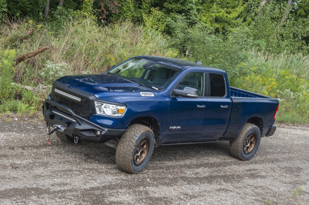 2020 ram big horn 1500 on sandy trail with off road upgrades
