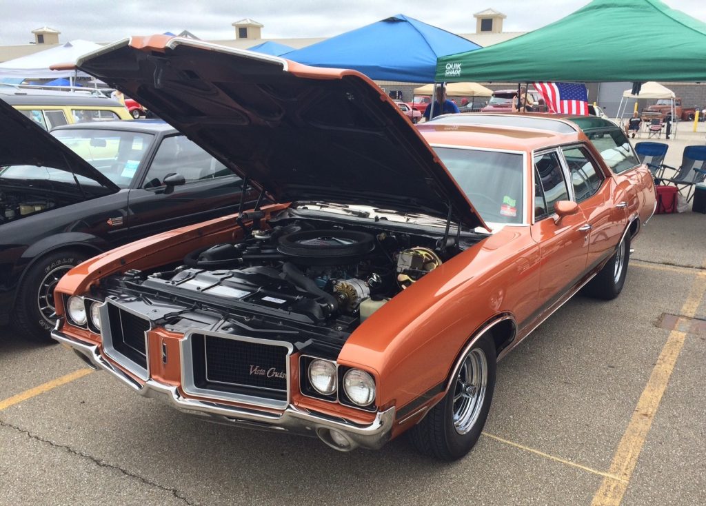 Oldsmobile vista cruiser station wagon 2ith 350 v8