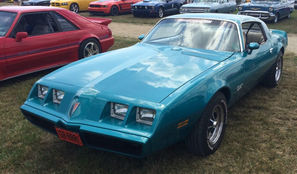 blue second gen pontiac firebird