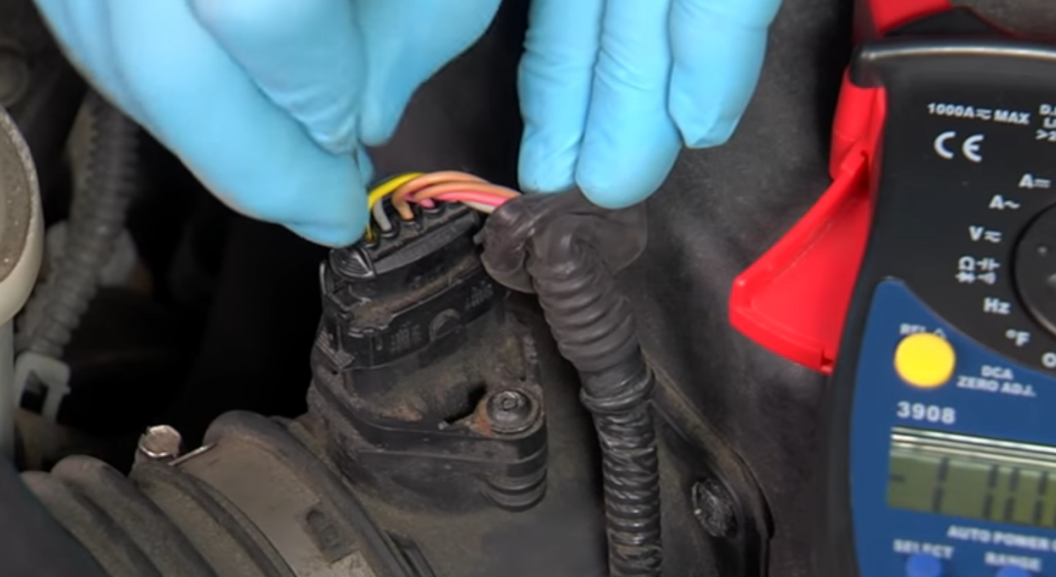 Video Diagnosing & Replacing a Failing Mass Air Flow (MAF) Sensor