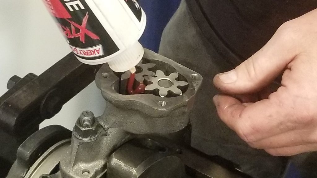 priming and pre-lubing small block chevy oil pump