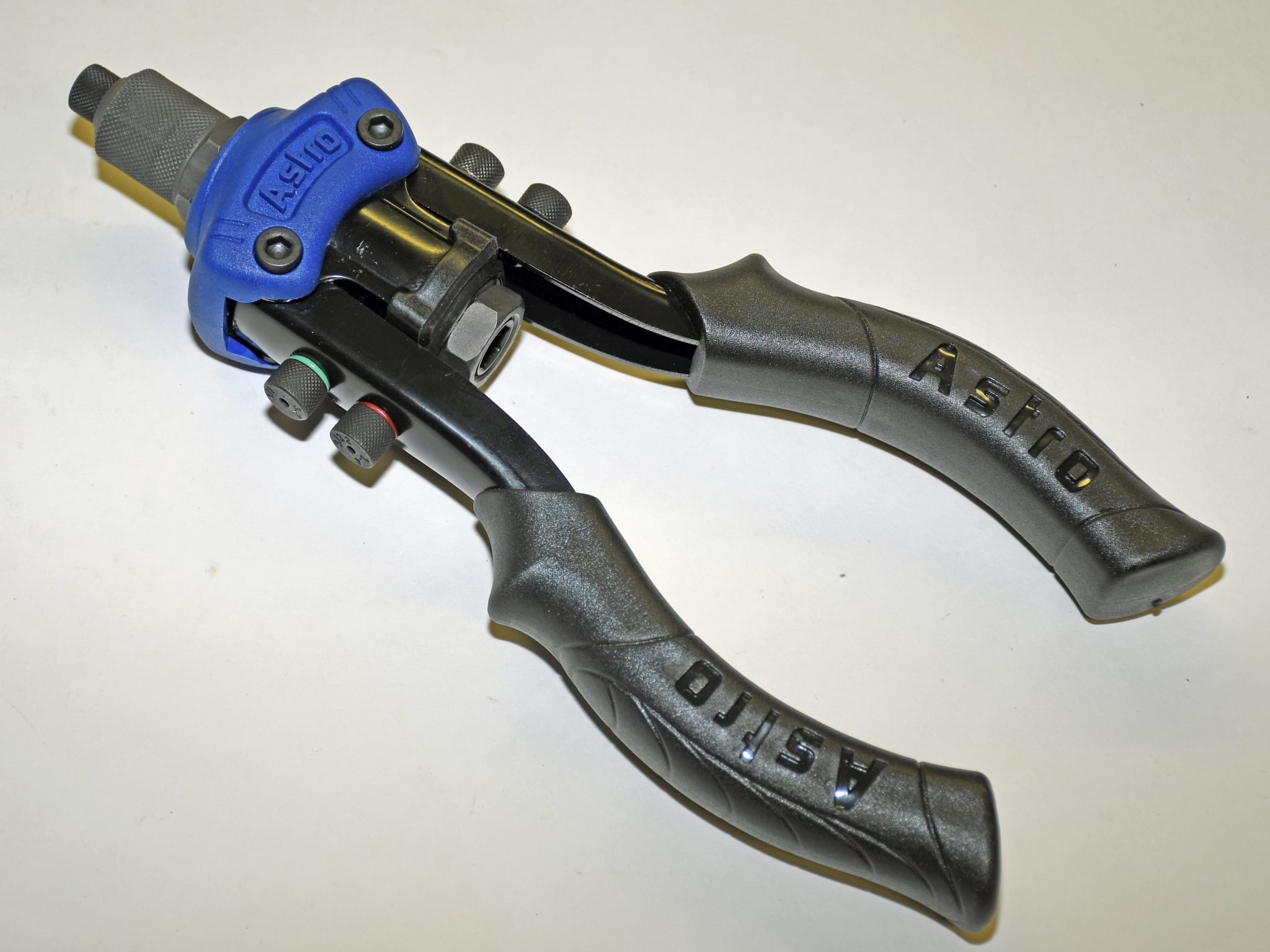 The Rivet Nut (Nutsert) Tool A Quick & Easy Solution For Installing Blind Nuts
