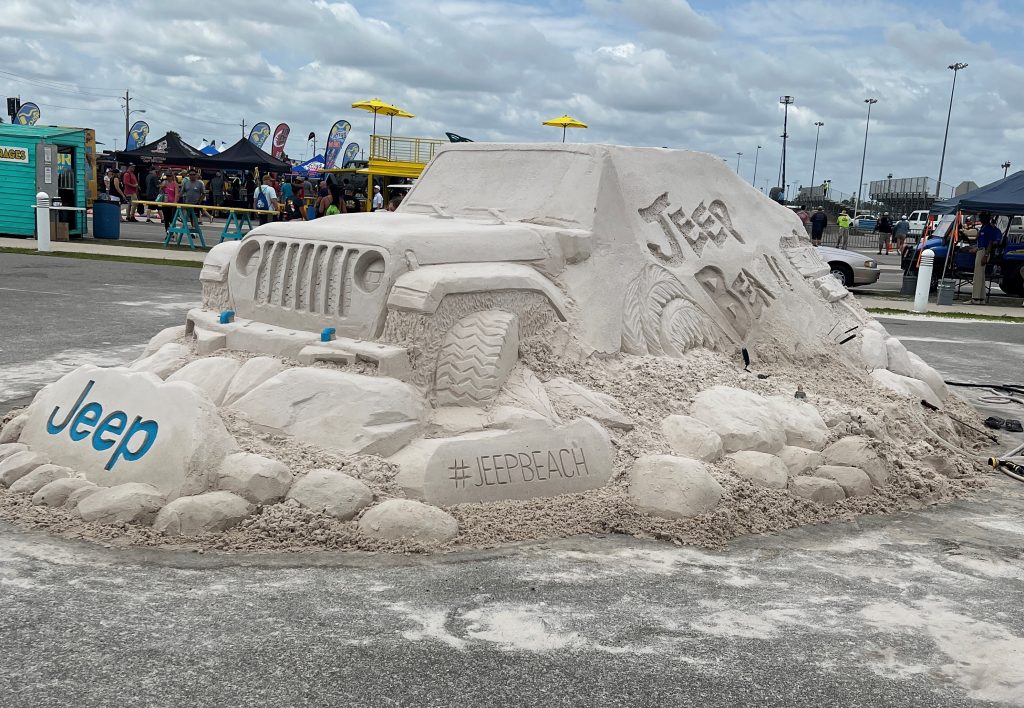 jeep wrangler sand sculpture