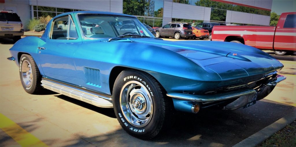 1967 c2 corvette sting ray side shot to see its vent louvers