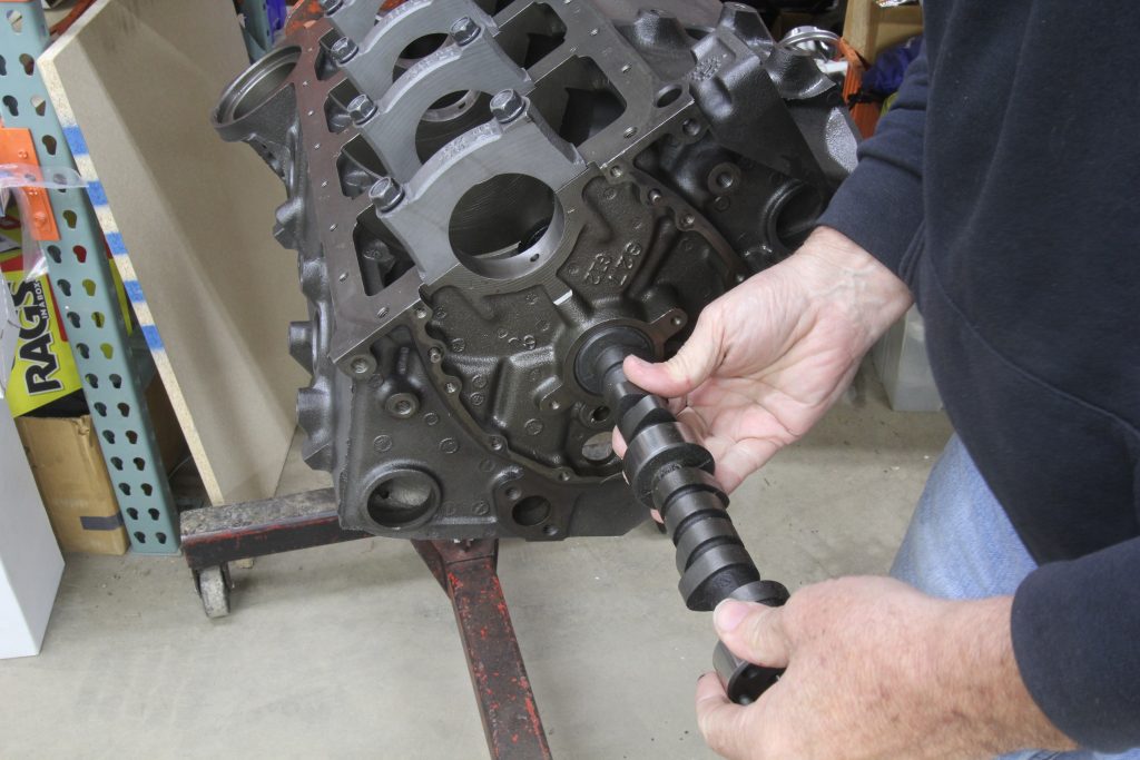 installing a camshaft into a small block chevy v8 engine