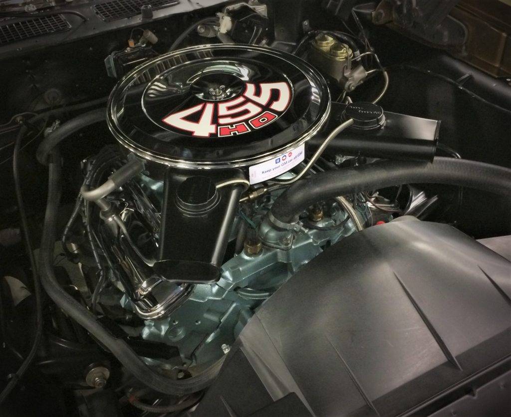 a Pontiac 455 v8 engine