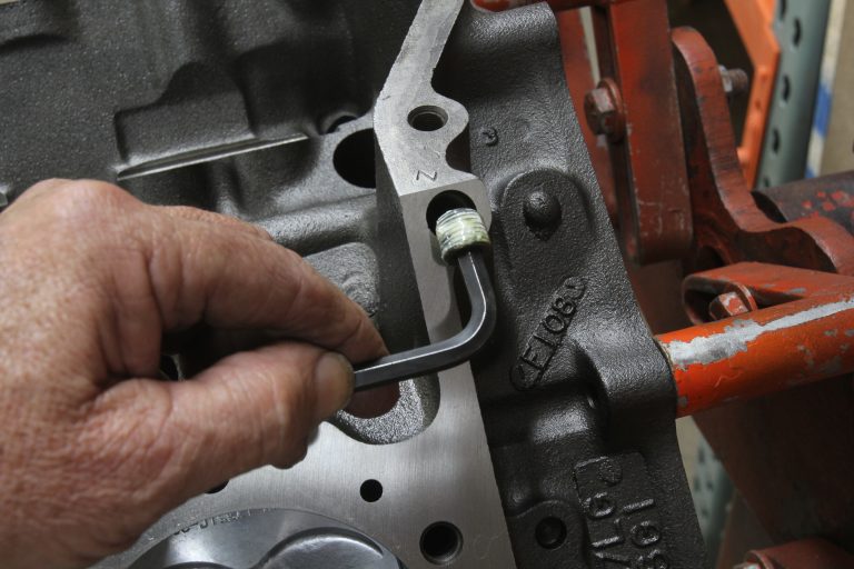 Build Your Own Budget 355ci Small Block Chevy, Part 2