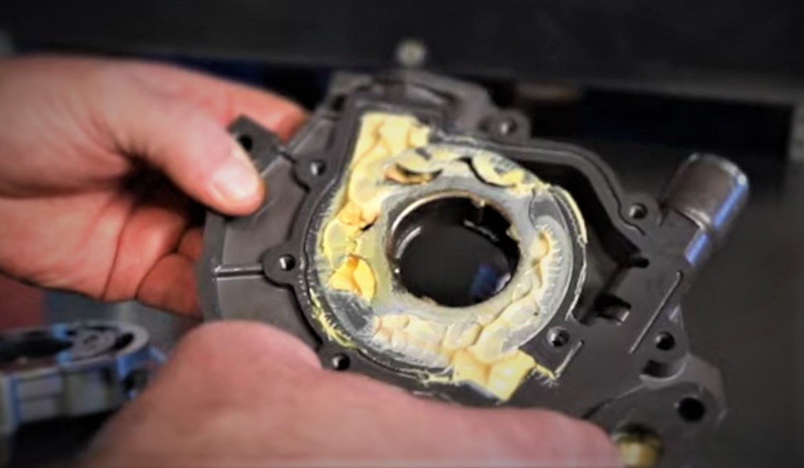 Video Why You Don't Use Grease to PreLube Your Oil Pump Prior to