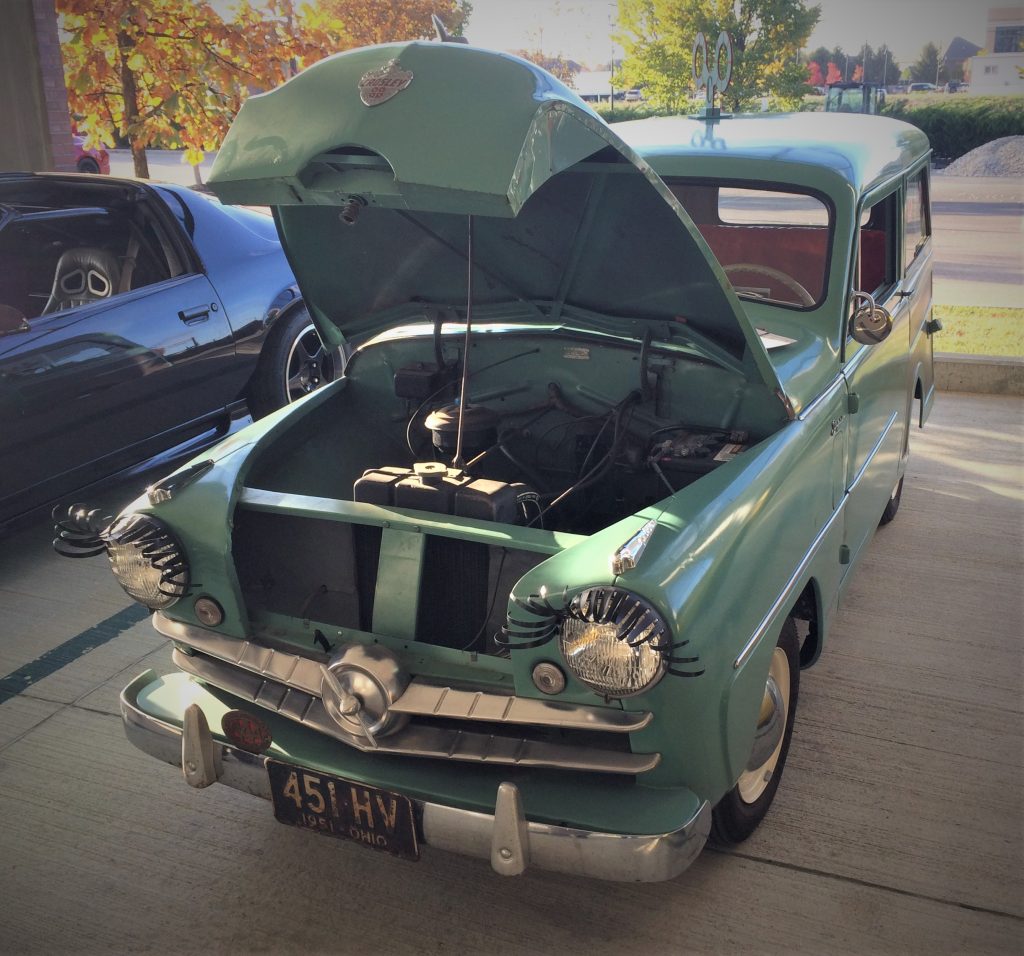 1951 crosley cd wagon with hood up