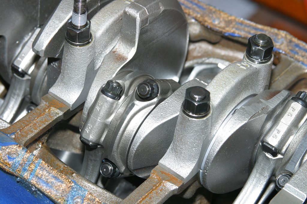 tapered main bearing caps on a ford small block v8 engine