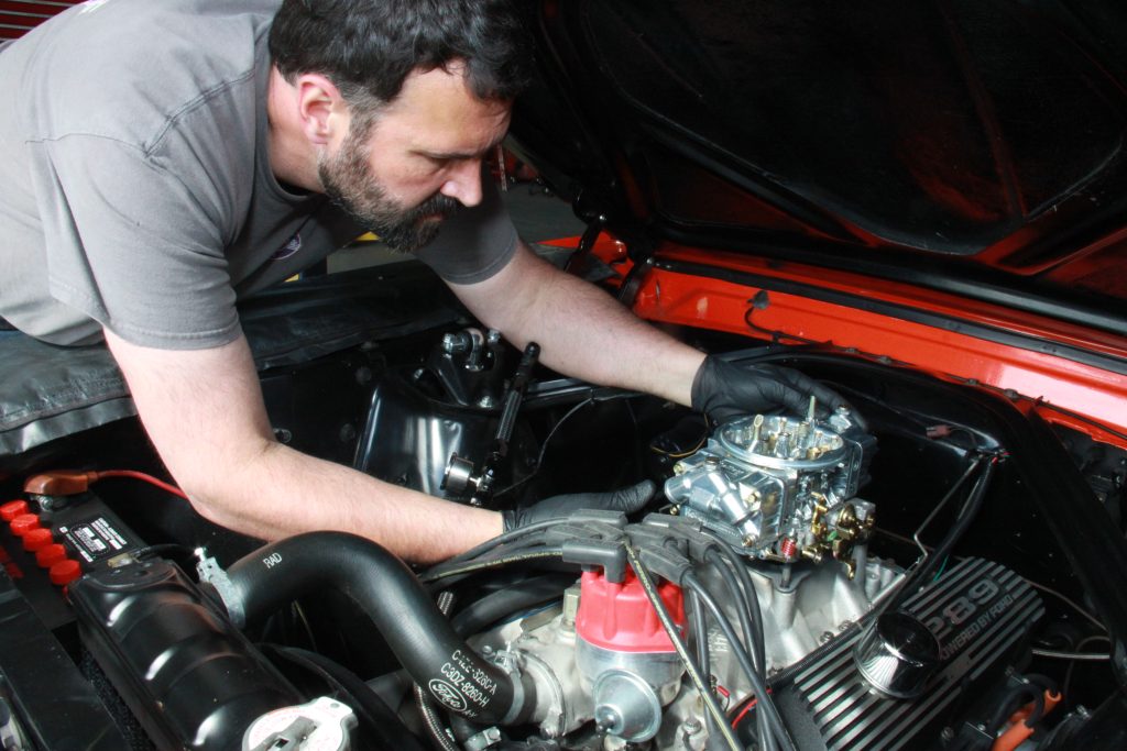 adjusting a holley 4150 carburetor on a ford 289 mustang engine