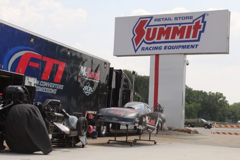 Photo Gallery: Team Summit NHRA Meet & Greet Cruise-In at Summit Racing ...