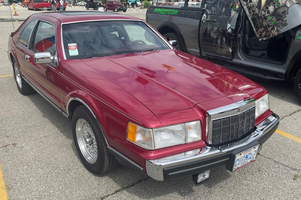 1990 Lincoln Mark VII, red