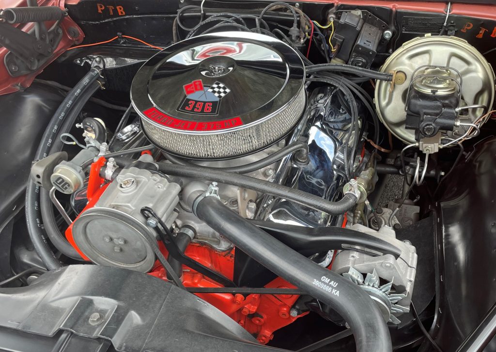 396 375 engine big block in a chevy muscle car