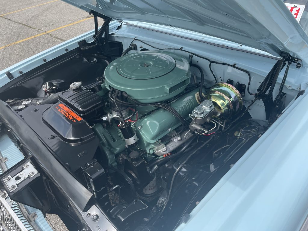 ford 352 v8 engine in a 1962 mercury monterey
