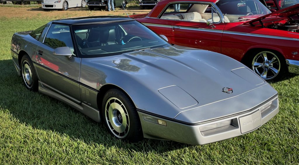 1985 chevy corvette c4, silver