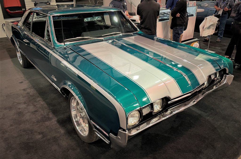 1967 oldsmobile cutlass supreme holiday coupe, front