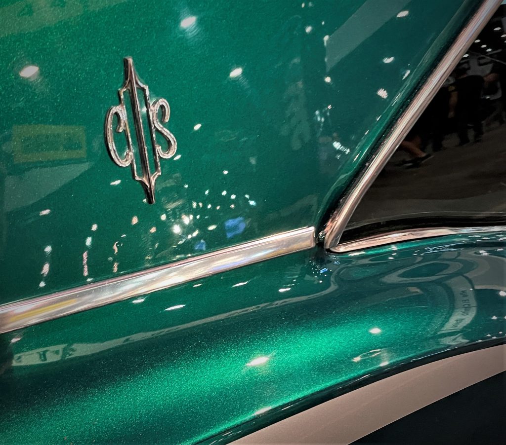 close up of emblem on 1967 olds cutlass supreme
