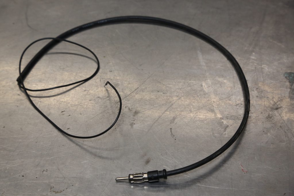 a car radio antenna connection cable