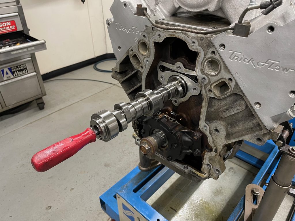 Removing a camshaft from an engine