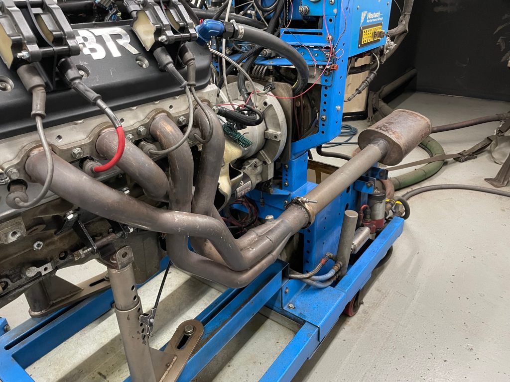 headers on an ls engine on dyno