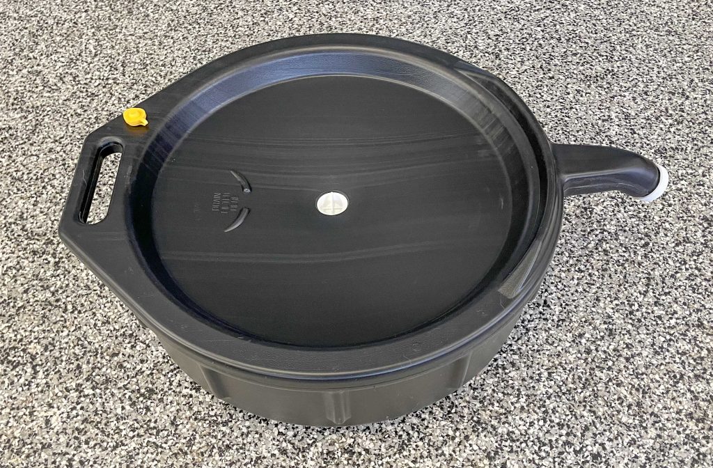 large covered oil drain pan