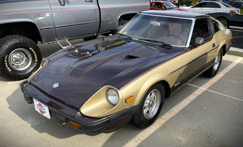 Black and Brown Nissan Datsun 280ZX, Front