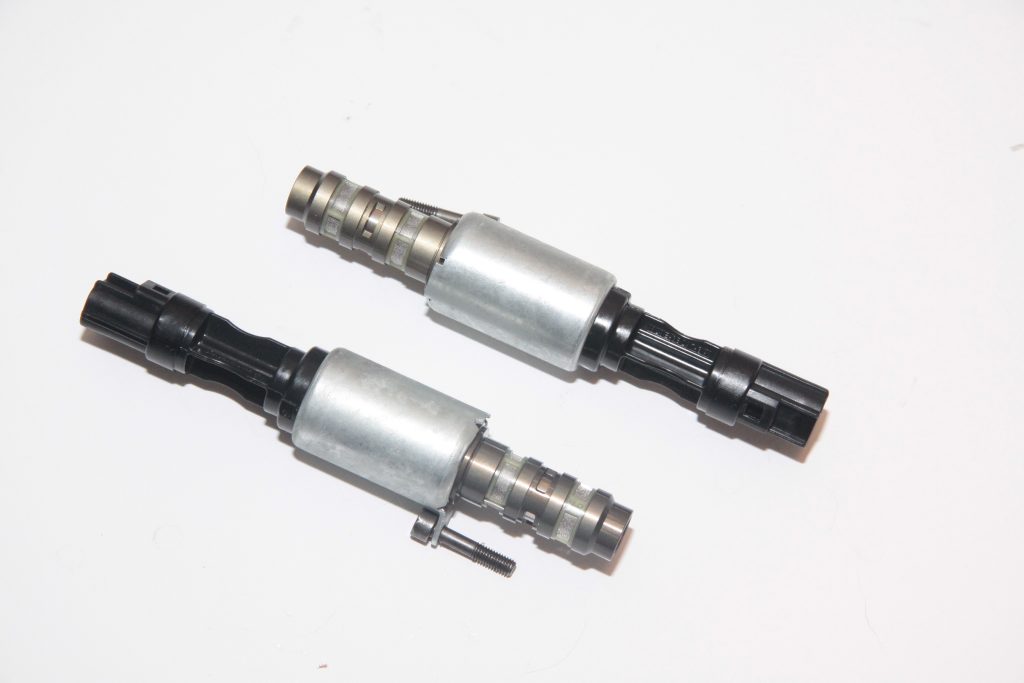 Cam phaser solenoids for Ford 5.4L 3-Valve engine