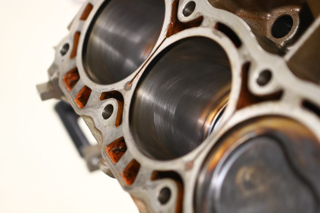 crosshatch pattern in an engine cylinder