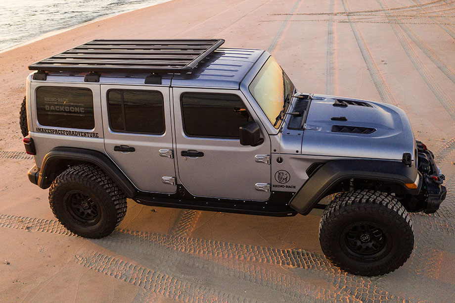 jeep wrangler with rhino pioneer platform