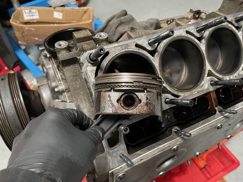 piston getting removed form an engine