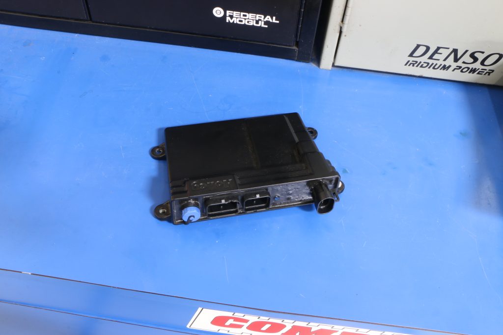 holley HP efi management control module on table