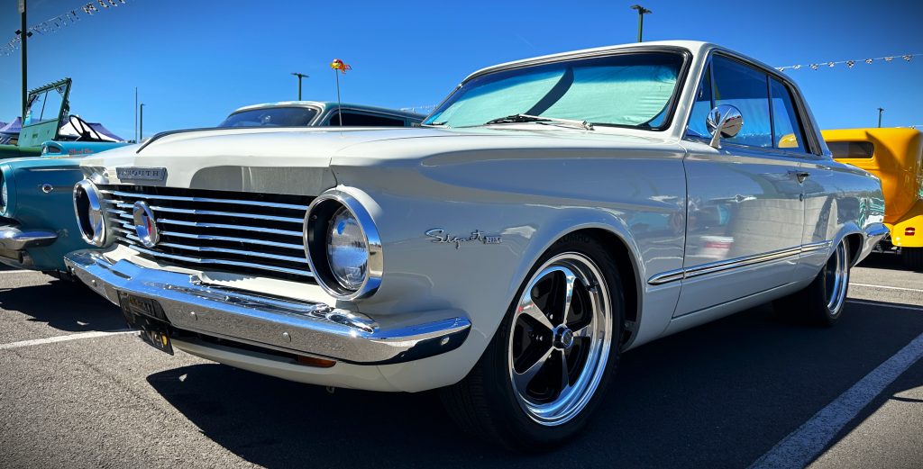 Plymouth Valiant Signet 200