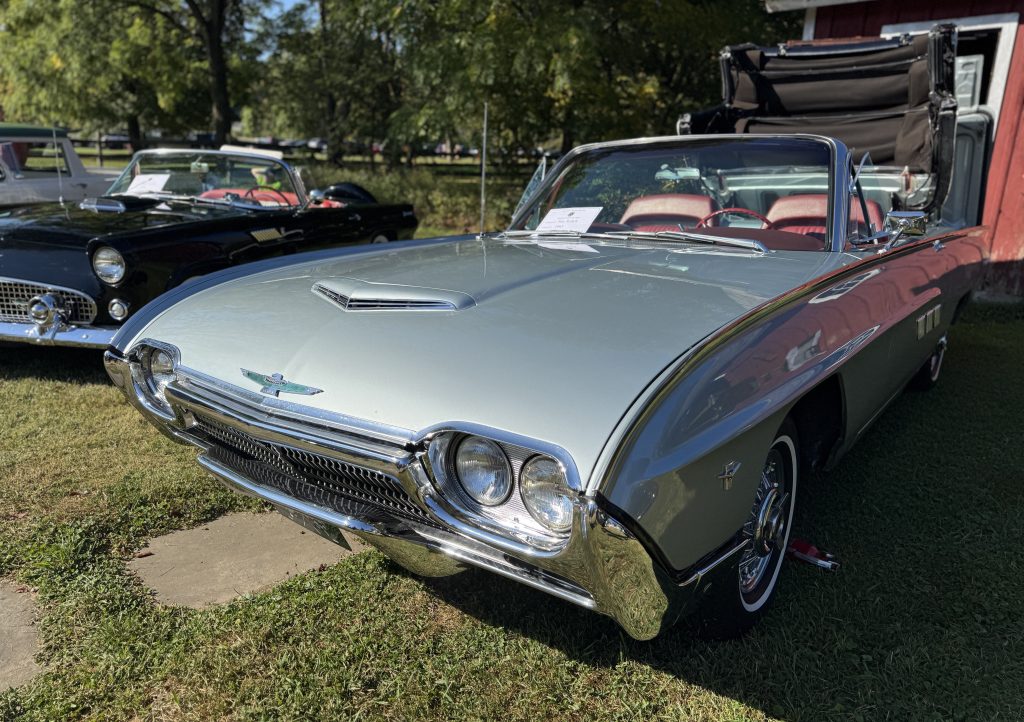 1963 Ford Thunderbird Sport Roadster