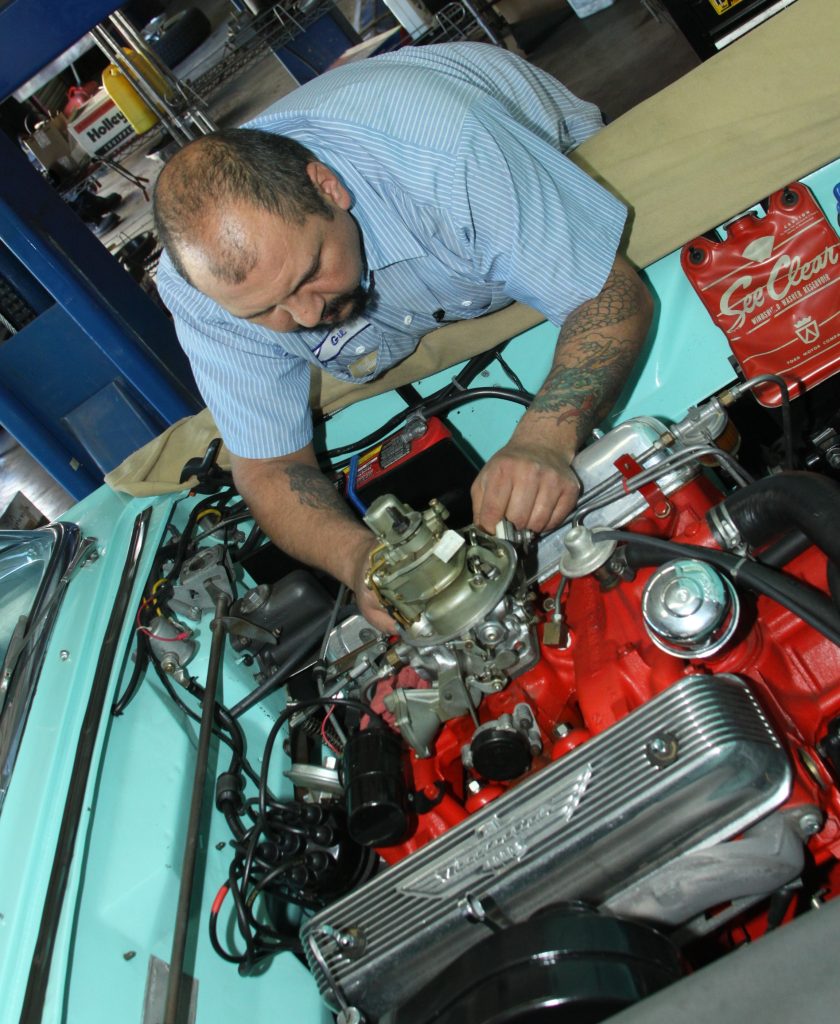 Holley 4000 “Teapot” four-barrel carburetor on Ford Y-block V8