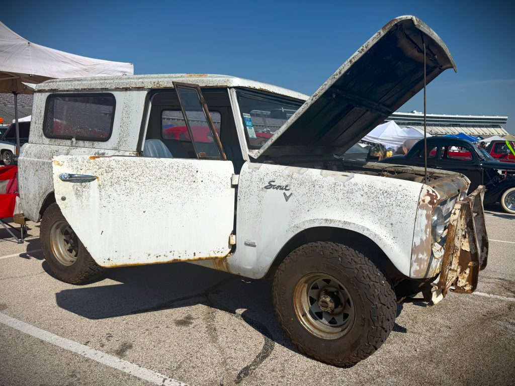 international scout 800