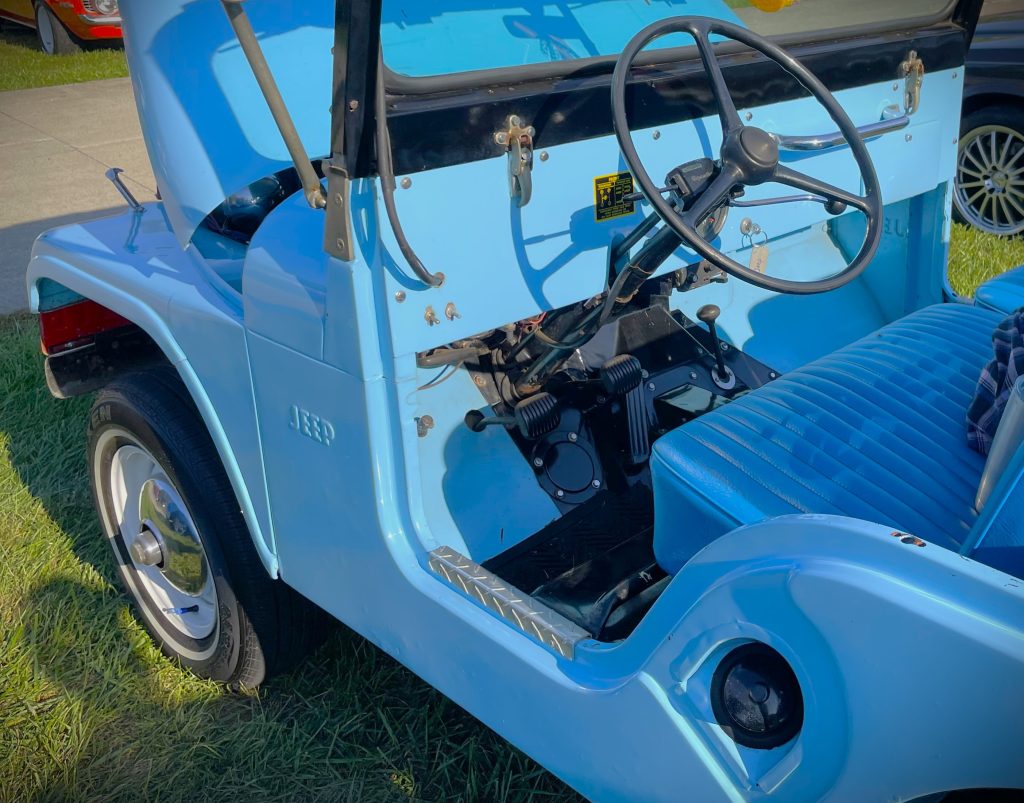1966 Jeep CJ-5 Tuxedo Park, Interior