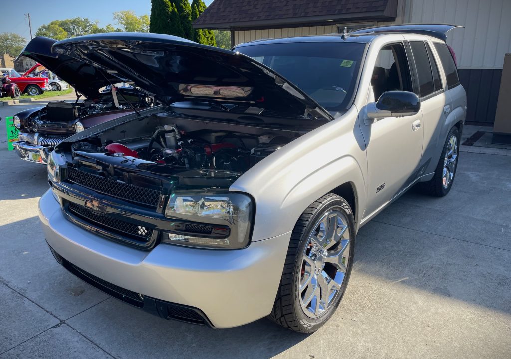 Silver Chevy Trailblazer SS