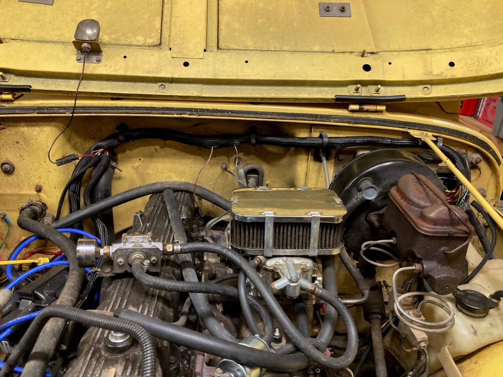 carburetor on a Jeep Wrangler YJ 258 engine