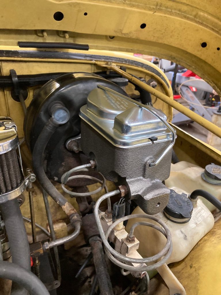 Jeep YJ Wrangler Brake Master Cylinder