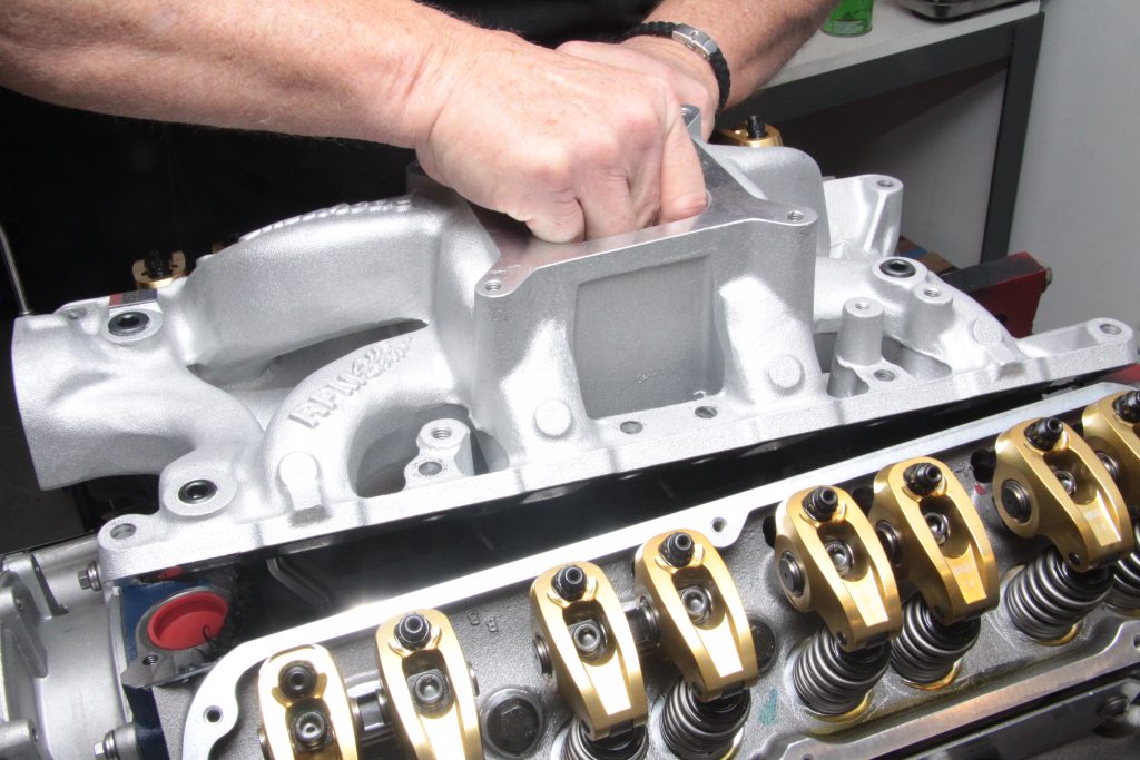 Edelbrock Performer RPM Air Gap intake manifold for small block Ford