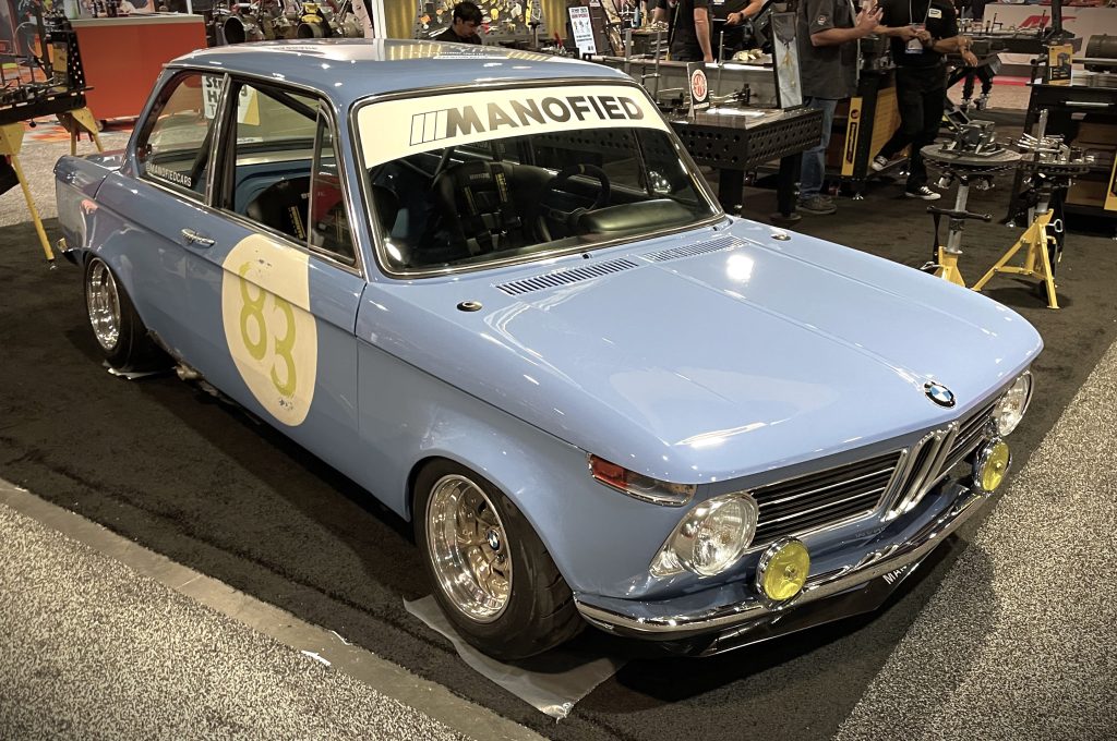 vintage bmw 2002 roundie race car