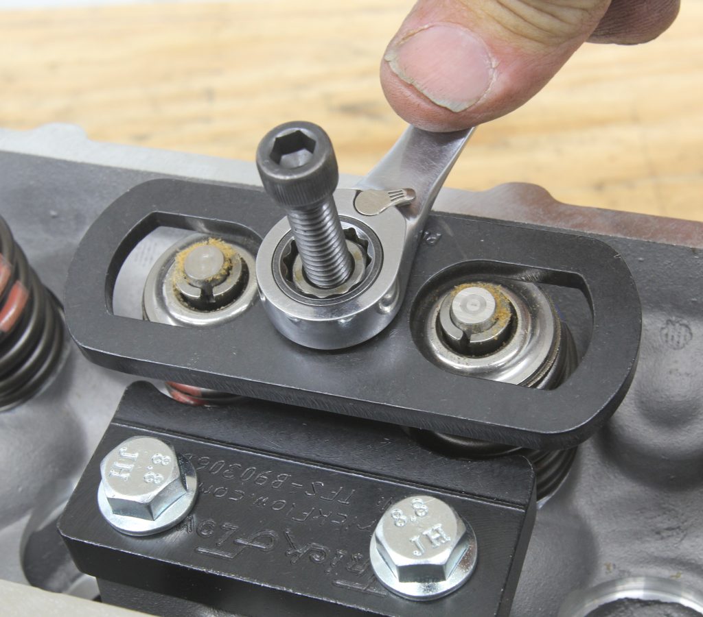 Trick Flow valve spring compressor for GM LS engines
