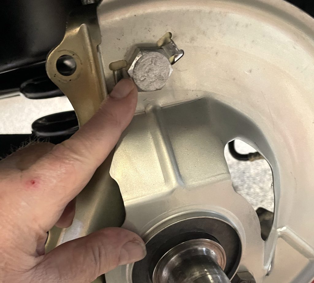 Loose front brake caliper bracket top bolt on 1971 Corvette