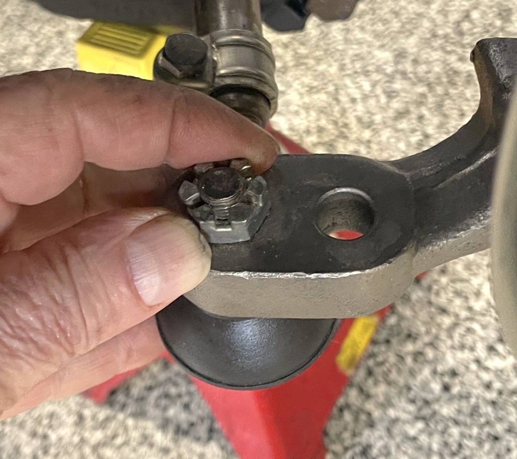 Missing tie rod end cotter pin on 1971 Corvette